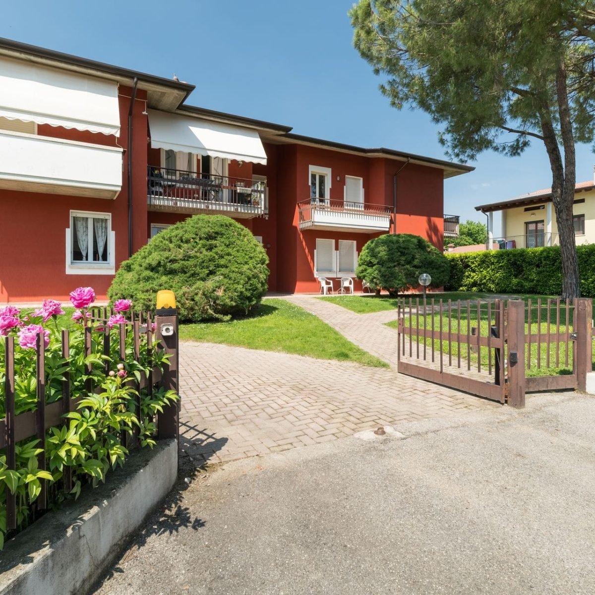 Beautiful house Sirmione Italy apartments Ond