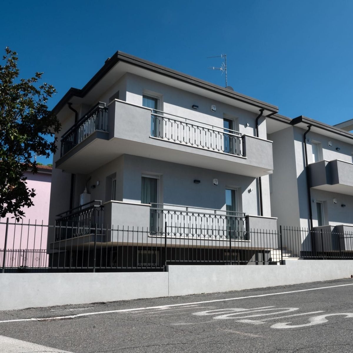 Du Lac Apartments Desenzano del Garda Italy Apartments
